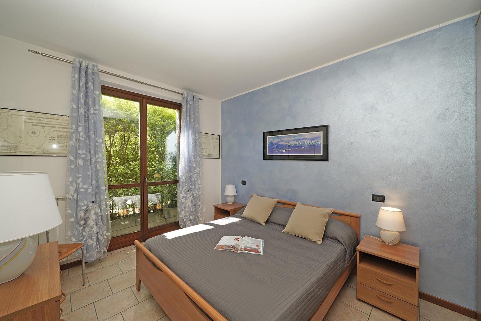 Belvedere Pt-40 By Wonderful Italy * Peschiera del Garda